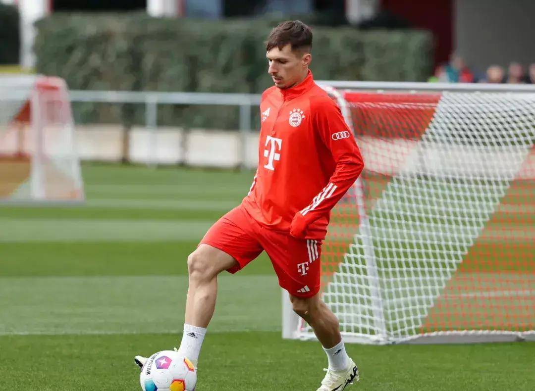 意大利后卫签约萨拉戈萨四年拒绝切尔西了吗 意大利后卫签约萨拉戈萨四年拒绝切尔西了吗