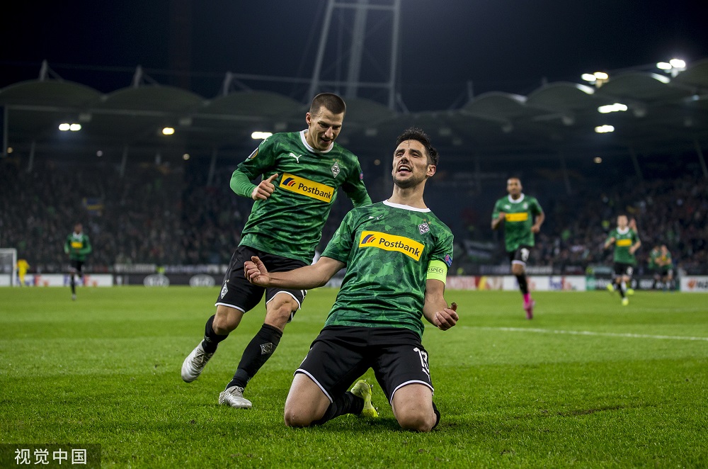 包含北马其顿队客场告捷，爱沙尼亚队不敌对手败北的词条